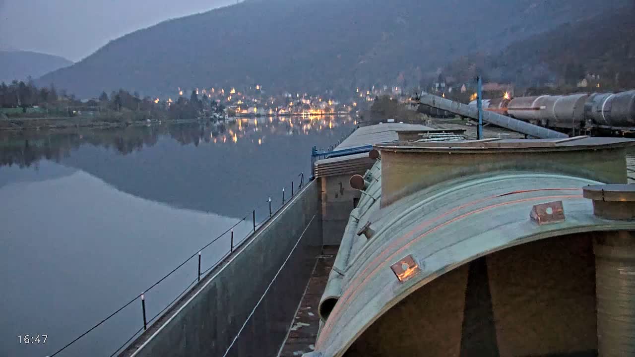 Elbe River Seaway between Hamburg-Decin  with RIO Boat Trip Live Cam - Decin, Usti nad Labem, Czechia