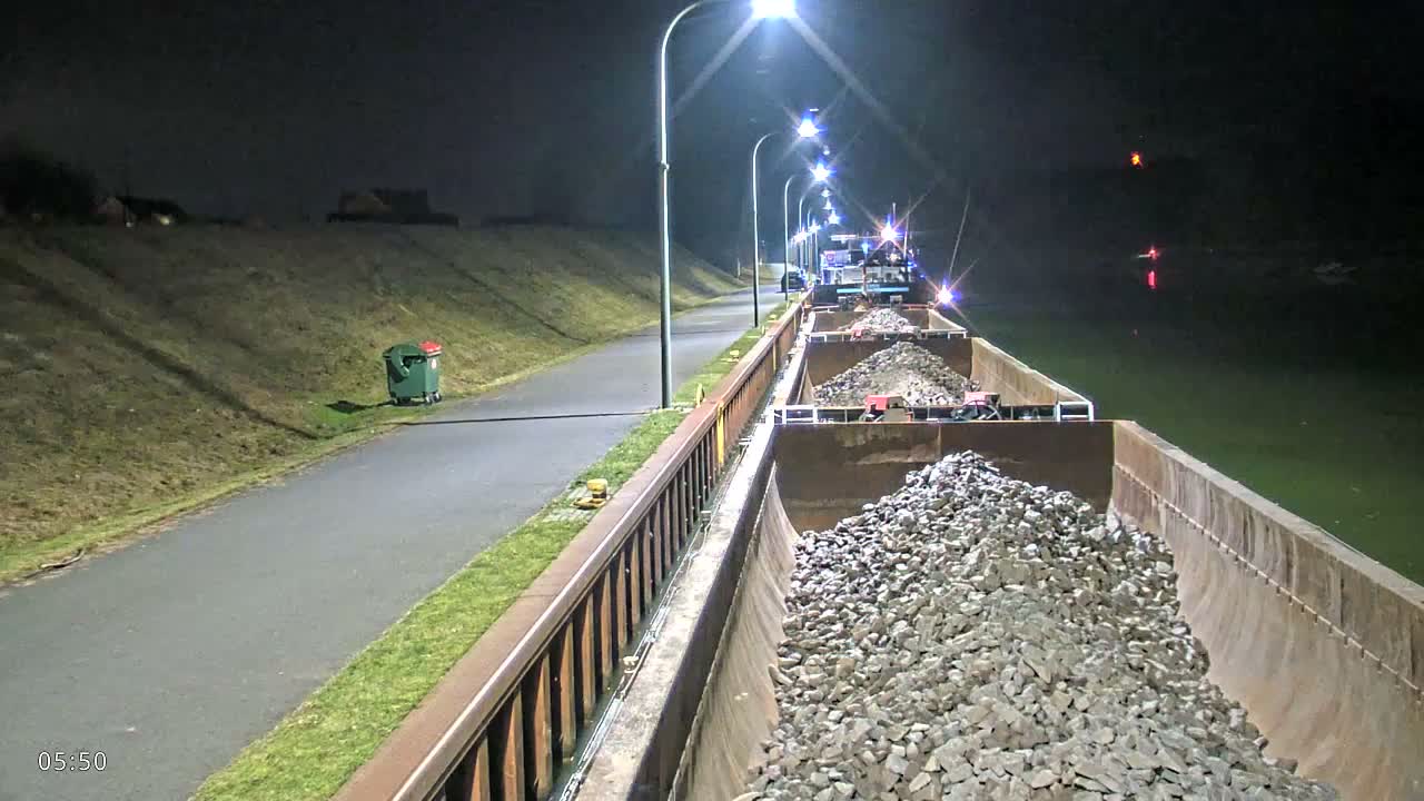 Elbe River Seaway between Hamburg-Decin  with RIO Boat Trip Live Cam - Decin, Usti nad Labem, Czechia