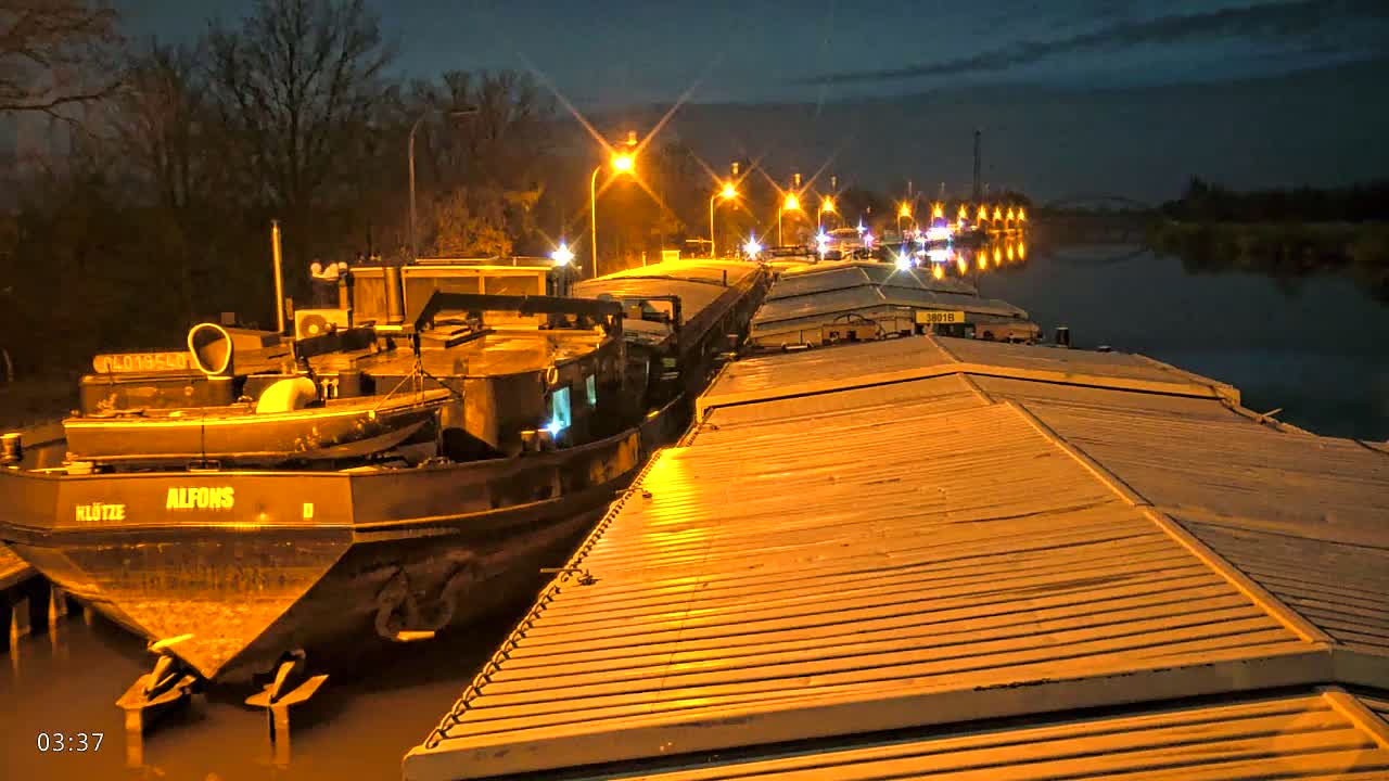 Elbe River Seaway between Hamburg-Decin  with RIO Boat Trip Live Cam - Decin, Usti nad Labem, Czechia