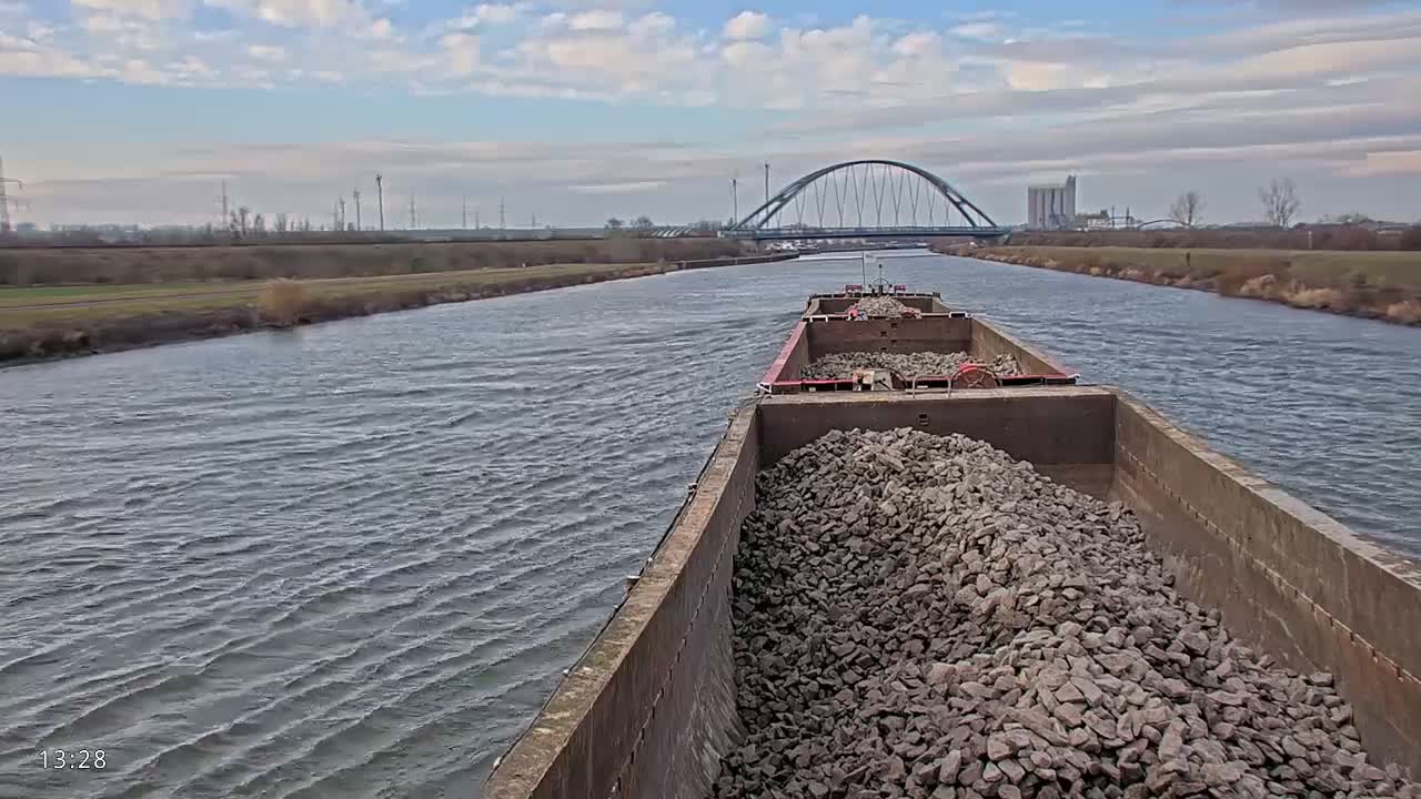 Elbe River Seaway between Hamburg-Decin  with RIO Boat Trip Live Cam - Decin, Usti nad Labem, Czechia