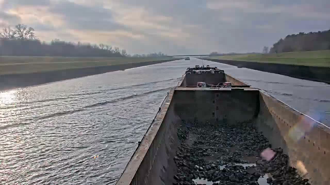 Elbe River Seaway between Hamburg-Decin  with RIO Boat Trip Live Cam - Decin, Usti nad Labem, Czechia