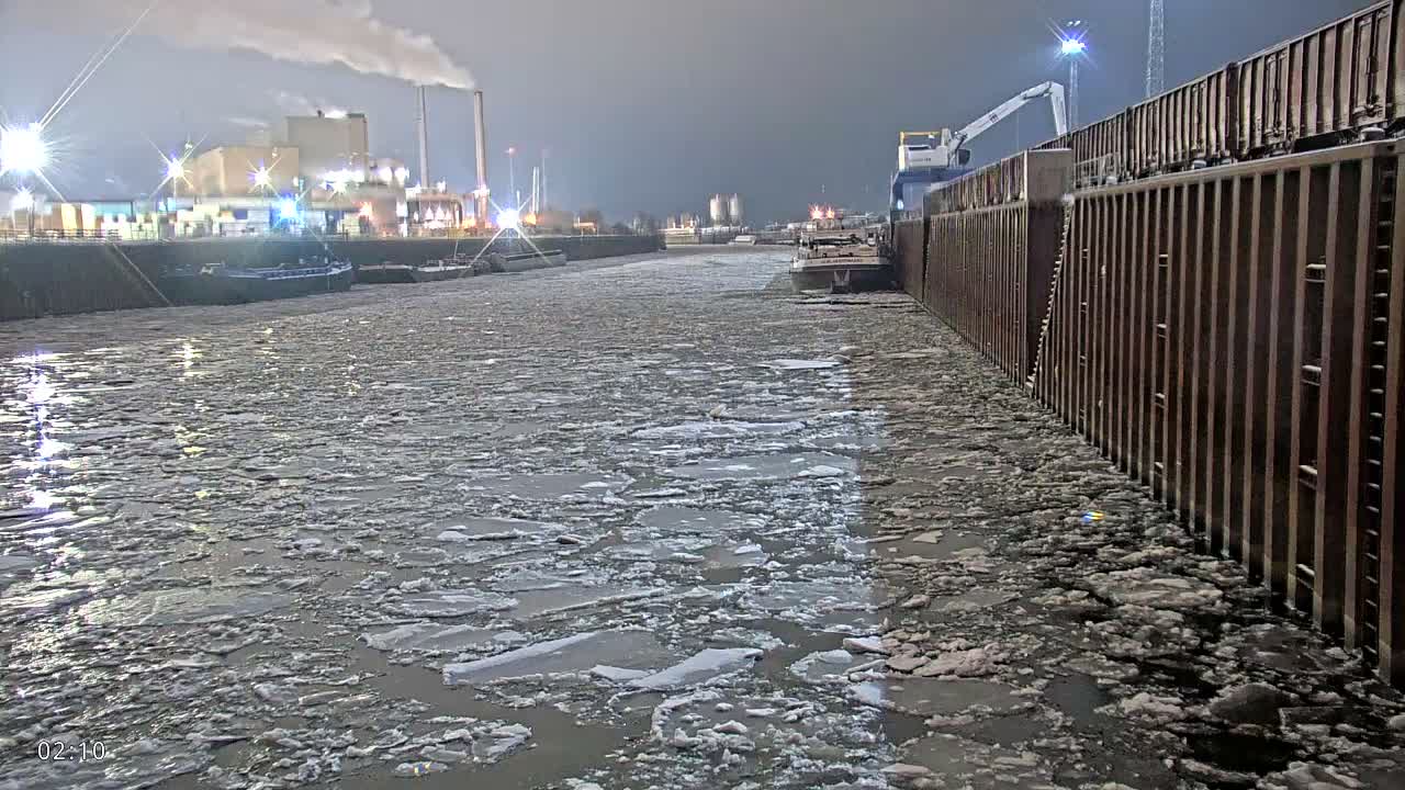 Elbe River Seaway between Hamburg-Decin  with RIO Boat Trip Live Cam - Decin, Usti nad Labem, Czechia