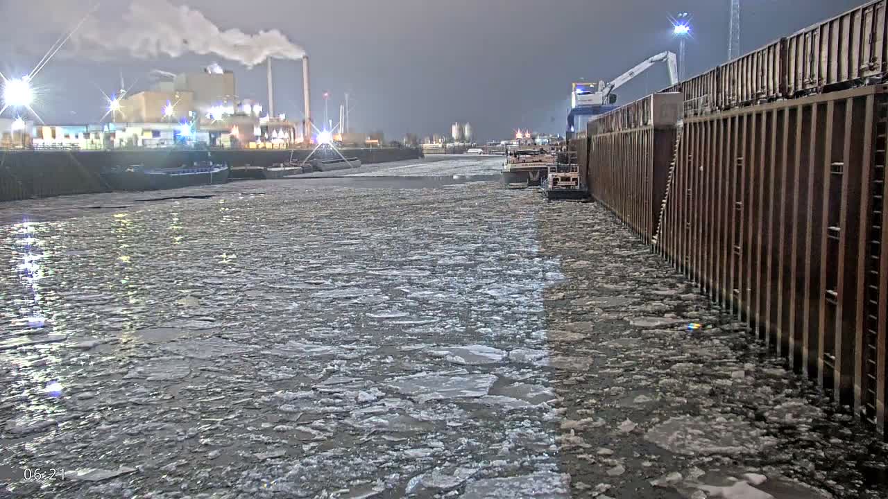 Elbe River Seaway between Hamburg-Decin  with RIO Boat Trip Live Cam - Decin, Usti nad Labem, Czechia