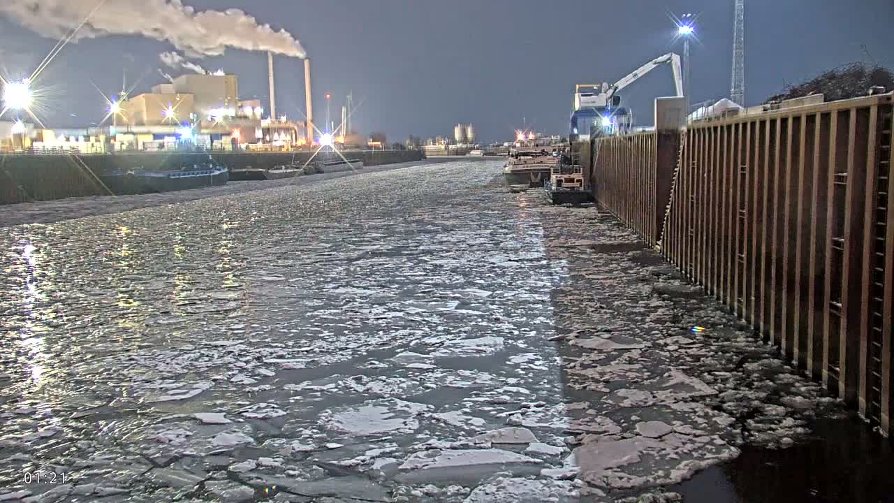 Elbe River Seaway between Hamburg-Decin  with RIO Boat Trip Live Cam - Decin, Usti nad Labem, Czechia