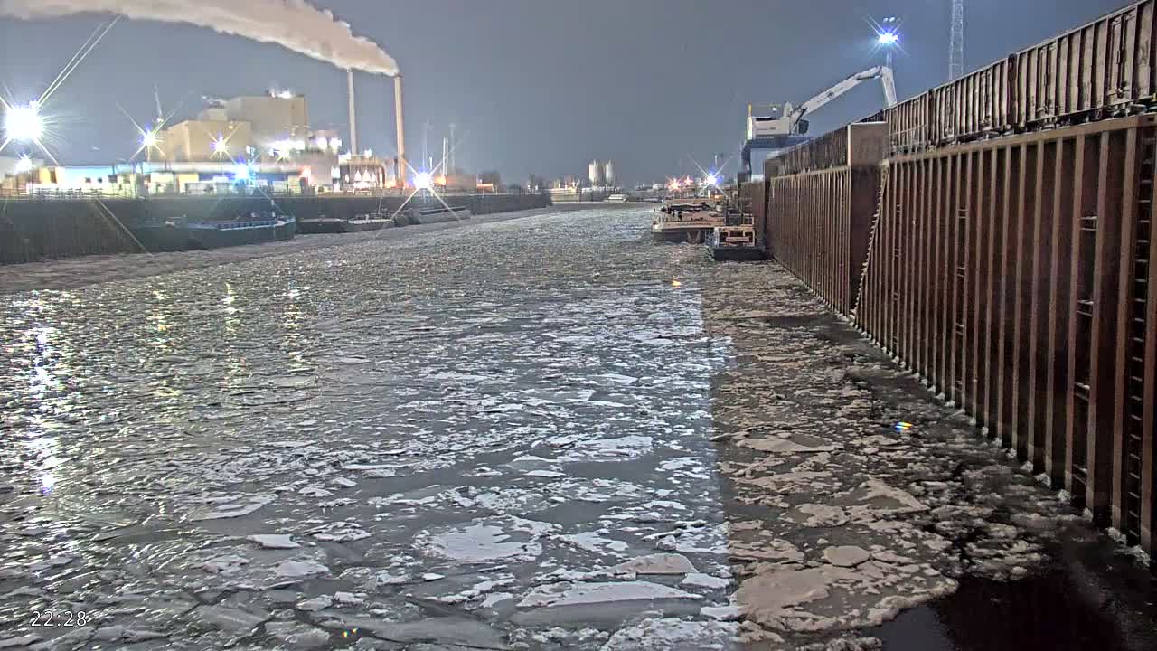 Elbe River Seaway between Hamburg-Decin  with RIO Boat Trip Live Cam - Decin, Usti nad Labem, Czechia