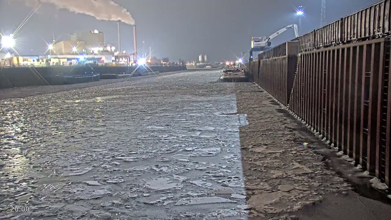 Elbe River Seaway between Hamburg-Decin  with RIO Boat Trip Live Cam - Decin, Usti nad Labem, Czechia