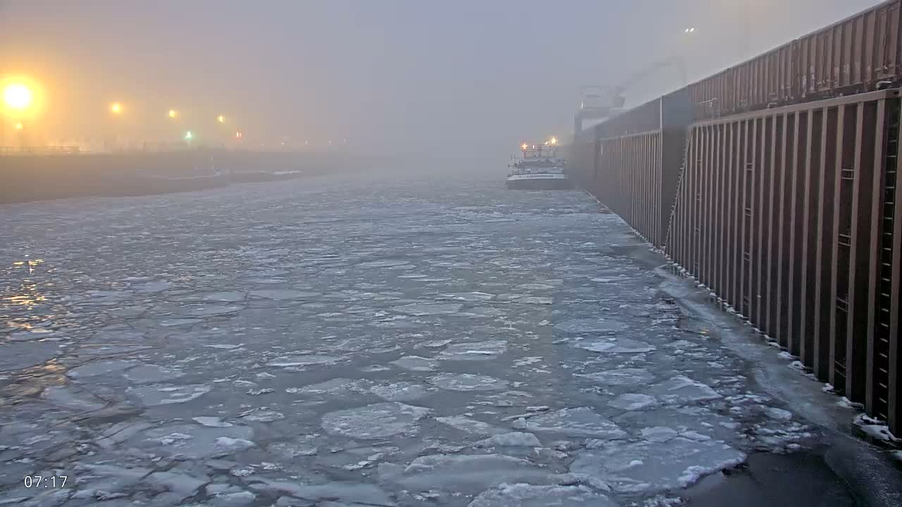 Elbe River Seaway between Hamburg-Decin  with RIO Boat Trip Live Cam - Decin, Usti nad Labem, Czechia