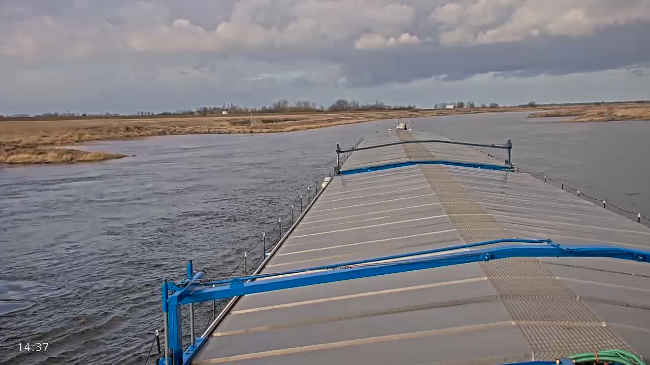 Elbe River Seaway between Hamburg-Decin  with RIO Boat Trip Live Cam - Decin, Usti nad Labem, Czechia