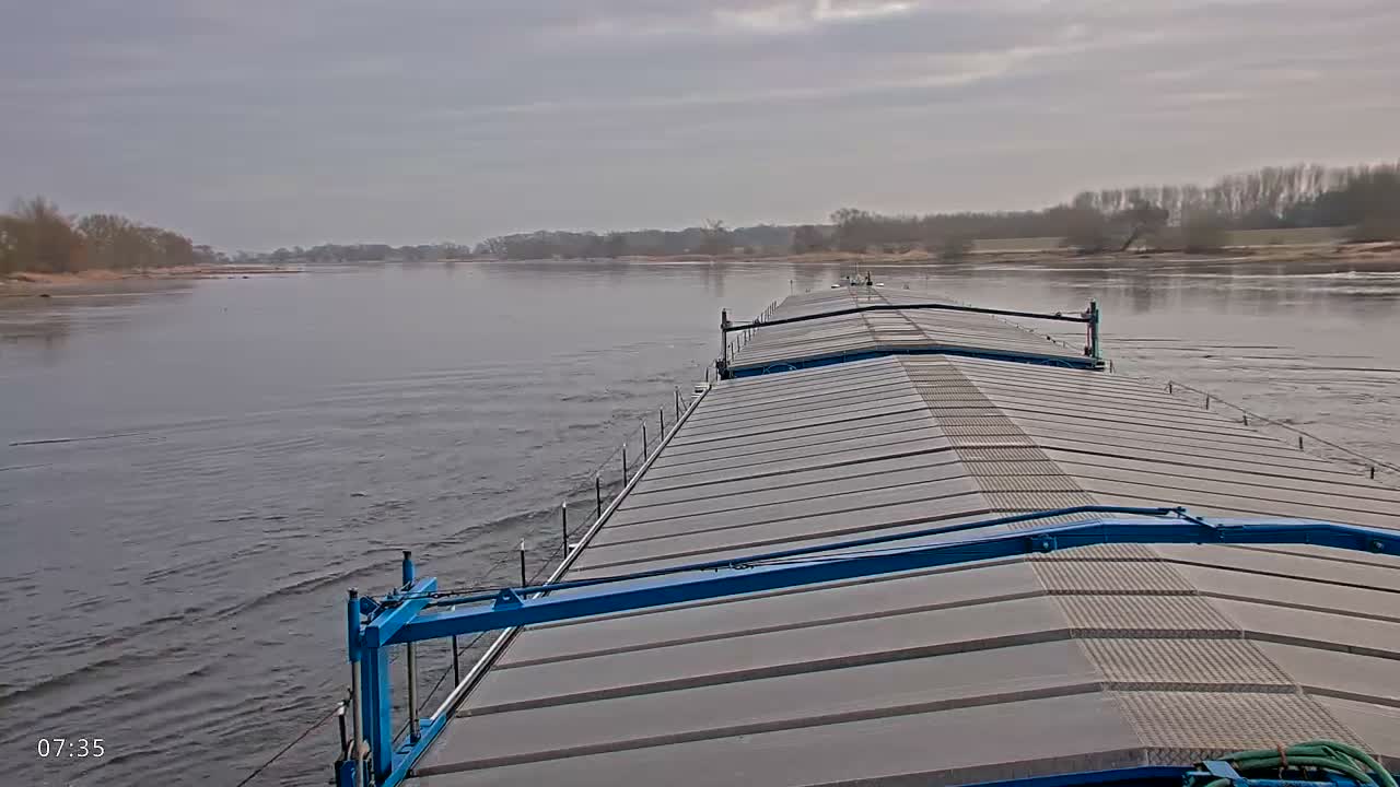 Elbe River Seaway between Hamburg-Decin  with RIO Boat Trip Live Cam - Decin, Usti nad Labem, Czechia