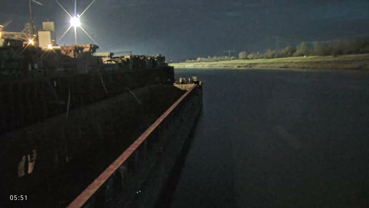 Elbe River Seaway between Hamburg-Decin  with RIO Boat Trip Live Cam - Decin, Usti nad Labem, Czechia