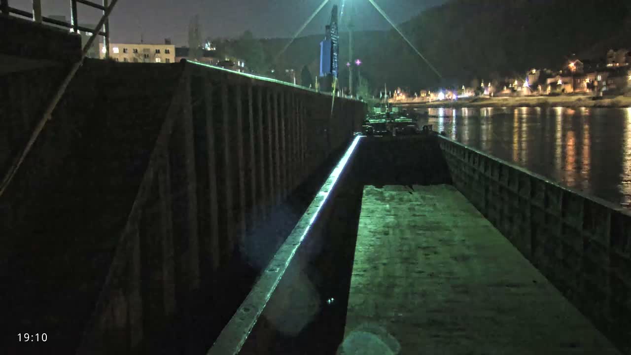 Elbe River Seaway between Hamburg-Decin  with RIO Boat Trip Live Cam - Decin, Usti nad Labem, Czechia