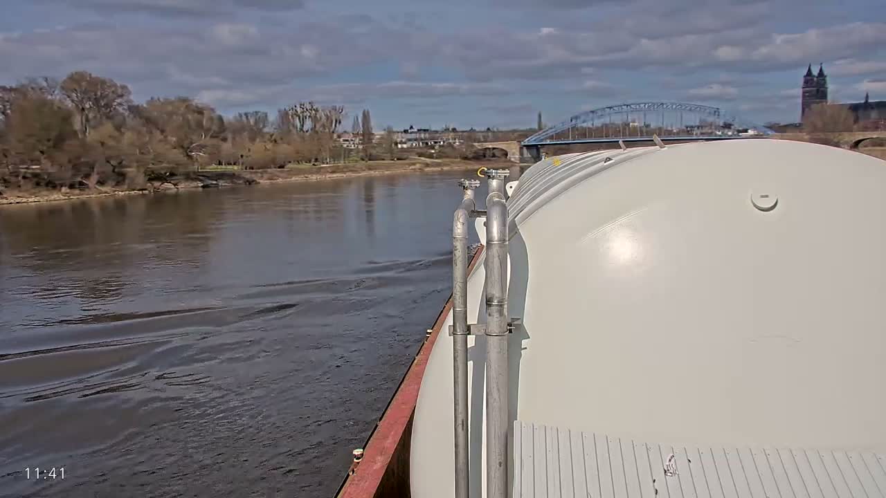 Elbe River Seaway between Hamburg-Decin  with RIO Boat Trip Live Cam - Decin, Usti nad Labem, Czechia