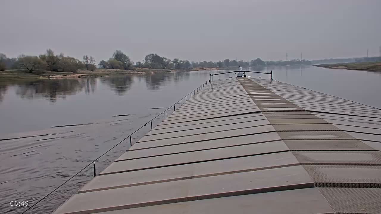 Elbe River Seaway between Hamburg-Decin  with RIO Boat Trip Live Cam - Decin, Usti nad Labem, Czechia