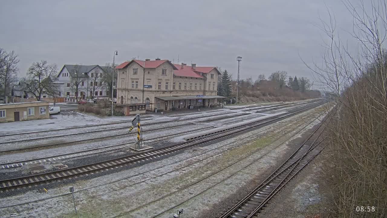 Luzna u Rakovnika Train Station Live Cam - Rakovnik, Central Bohemian, Czechia