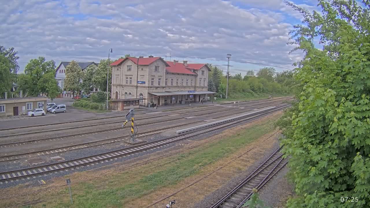 Luzna u Rakovnika Train Station Live Cam - Rakovnik, Central Bohemian, Czechia
