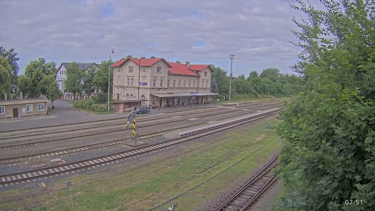 Luzna u Rakovnika Train Station Live Cam - Rakovnik, Central Bohemian, Czechia