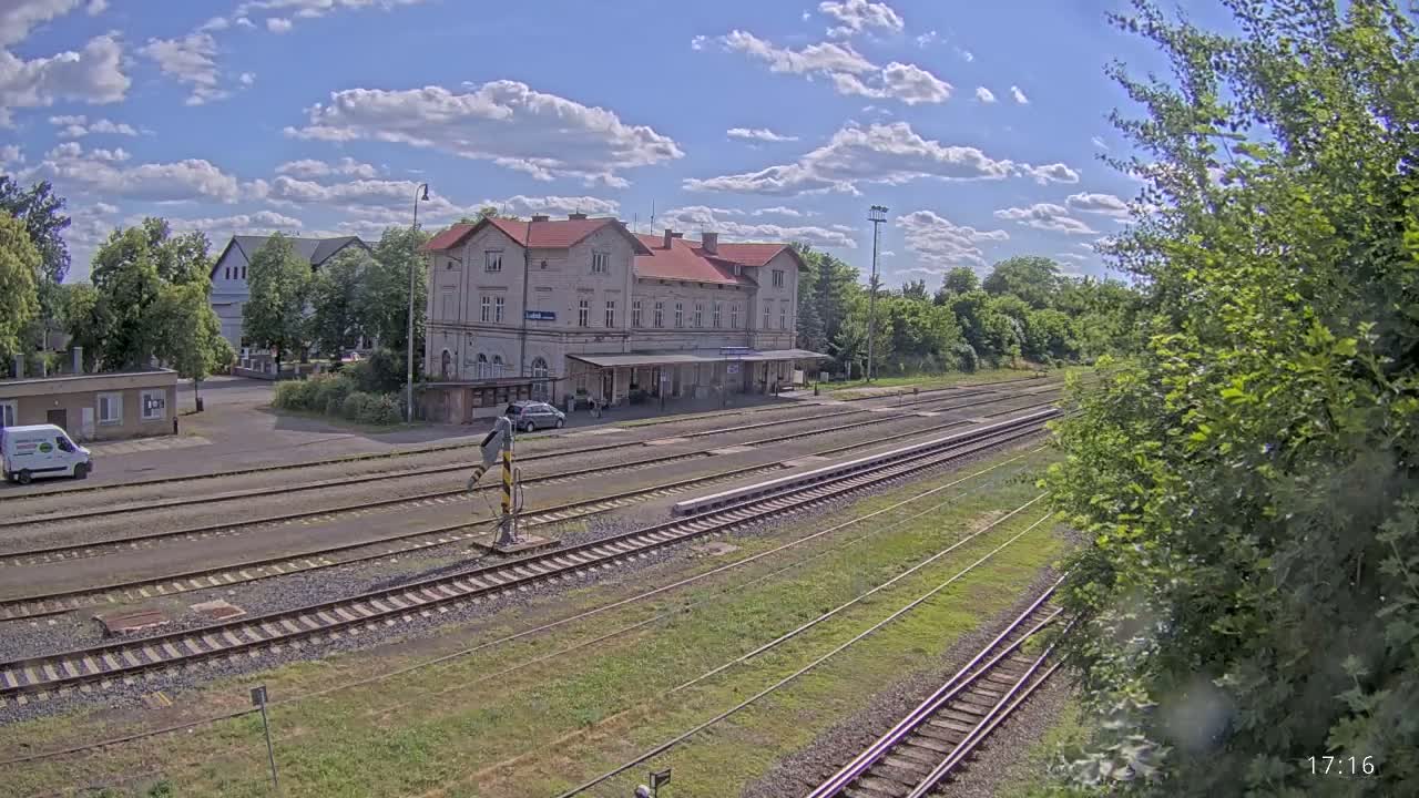Luzna u Rakovnika Train Station Live Cam - Rakovnik, Central Bohemian, Czechia
