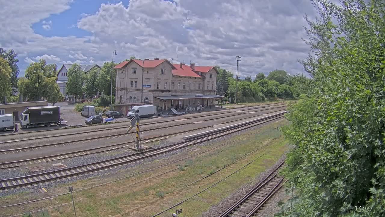 Luzna u Rakovnika Train Station Live Cam - Rakovnik, Central Bohemian, Czechia