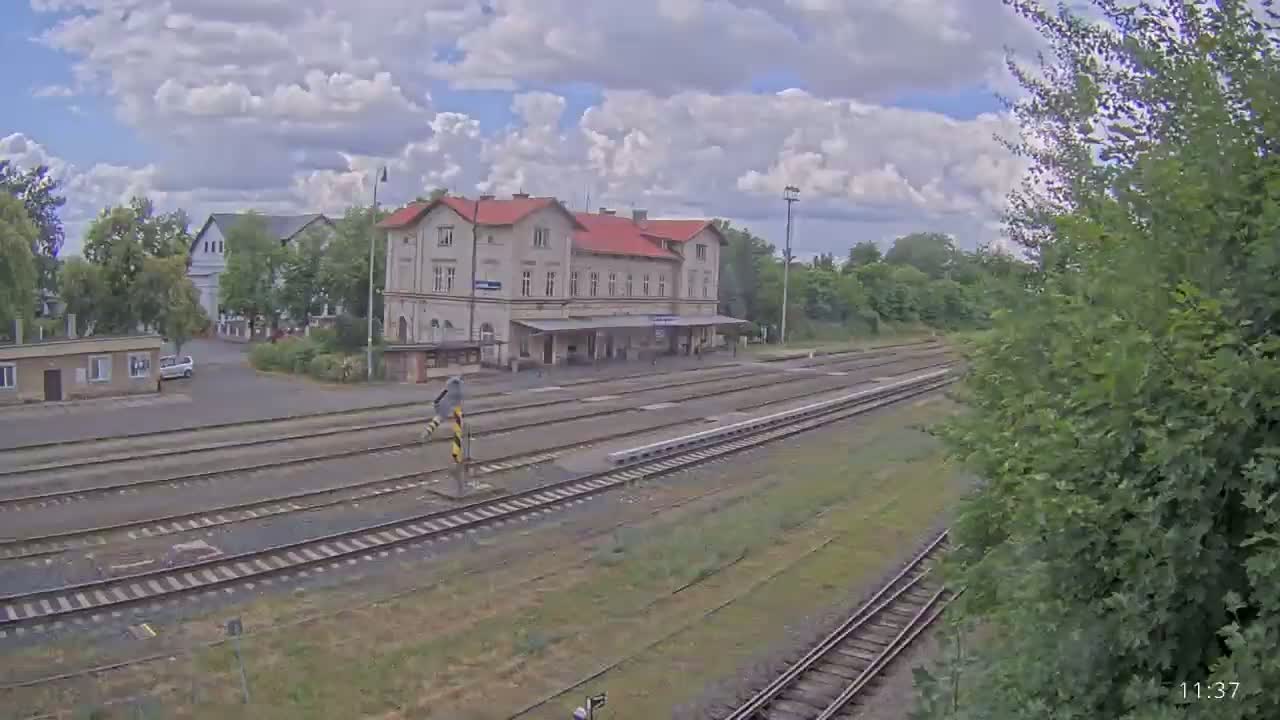 Luzna u Rakovnika Train Station Live Cam - Rakovnik, Central Bohemian, Czechia