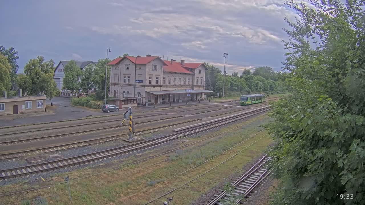 Luzna u Rakovnika Train Station Live Cam - Rakovnik, Central Bohemian, Czechia