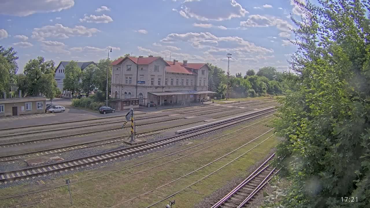 Luzna u Rakovnika Train Station Live Cam - Rakovnik, Central Bohemian, Czechia