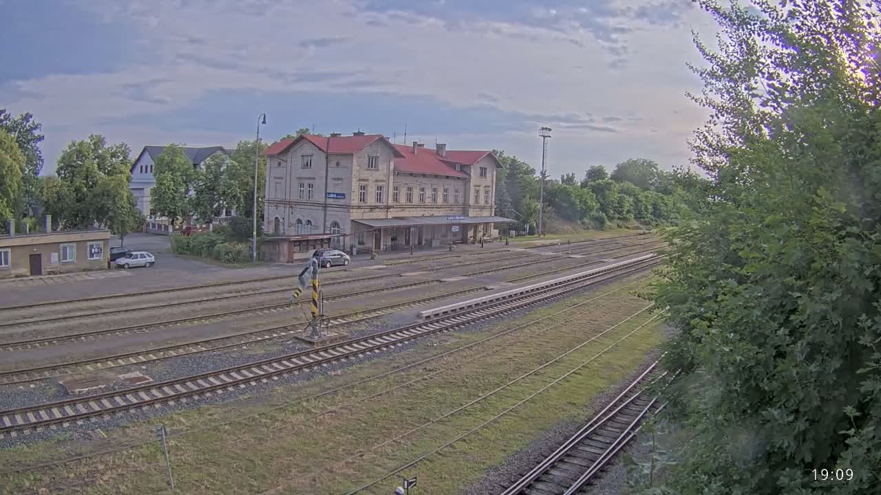 Luzna u Rakovnika Train Station Live Cam - Rakovnik, Central Bohemian, Czechia