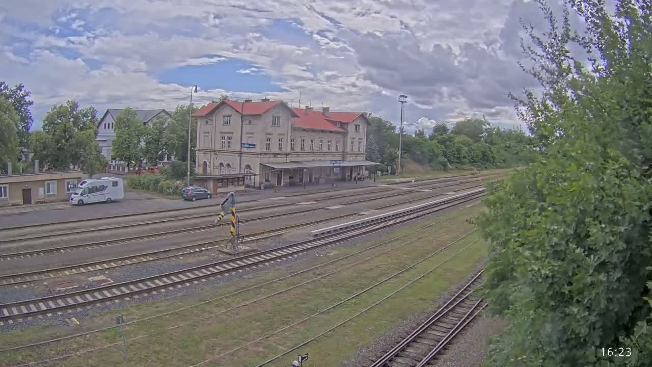 Luzna u Rakovnika Train Station Live Cam - Rakovnik, Central Bohemian, Czechia