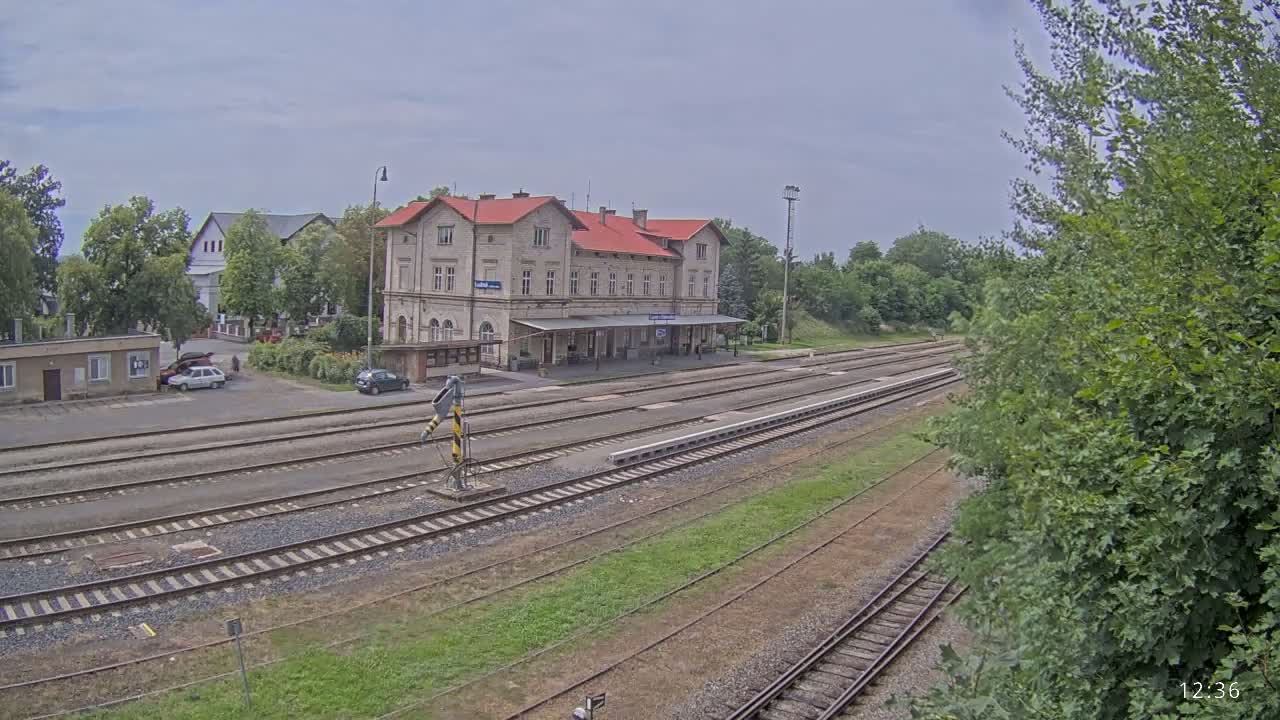Luzna u Rakovnika Train Station Live Cam - Rakovnik, Central Bohemian, Czechia