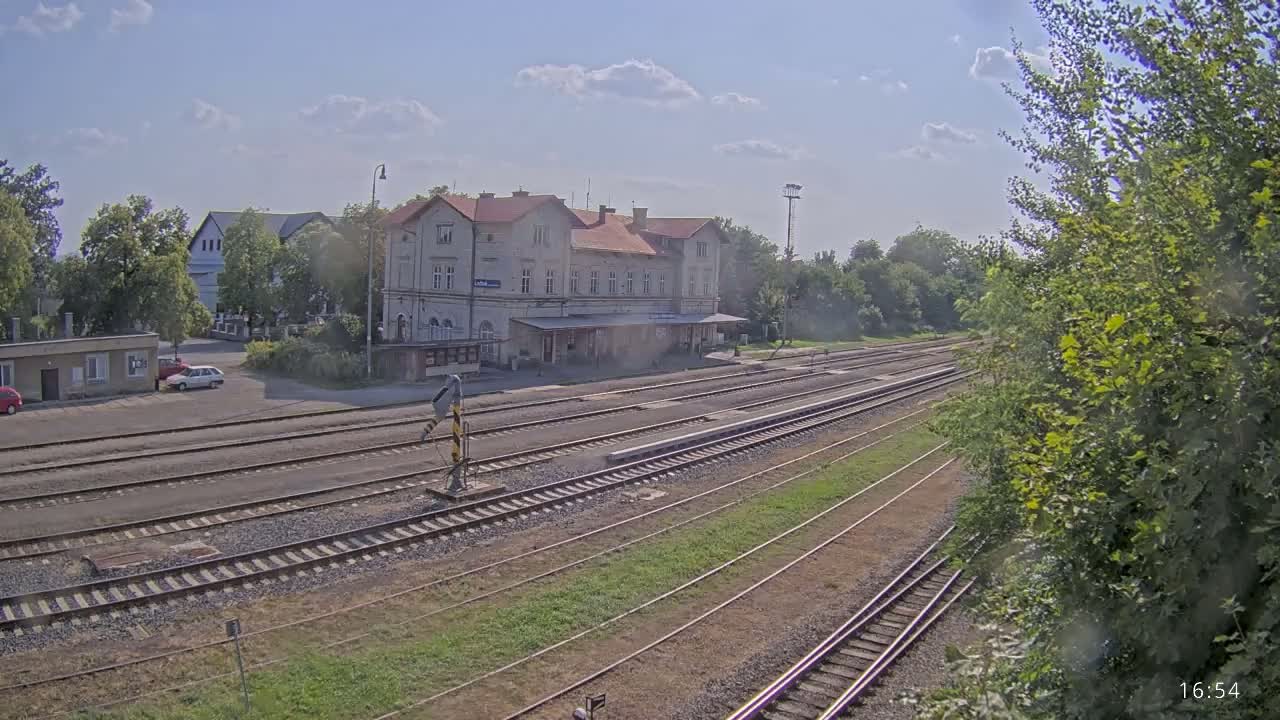 Luzna u Rakovnika Train Station Live Cam - Rakovnik, Central Bohemian, Czechia