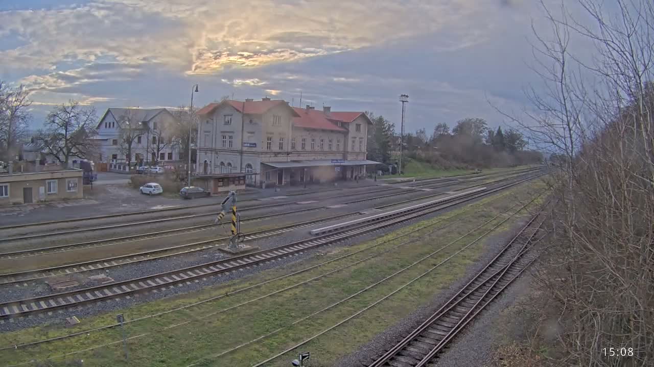 Luzna u Rakovnika Train Station Live Cam - Rakovnik, Central Bohemian, Czechia
