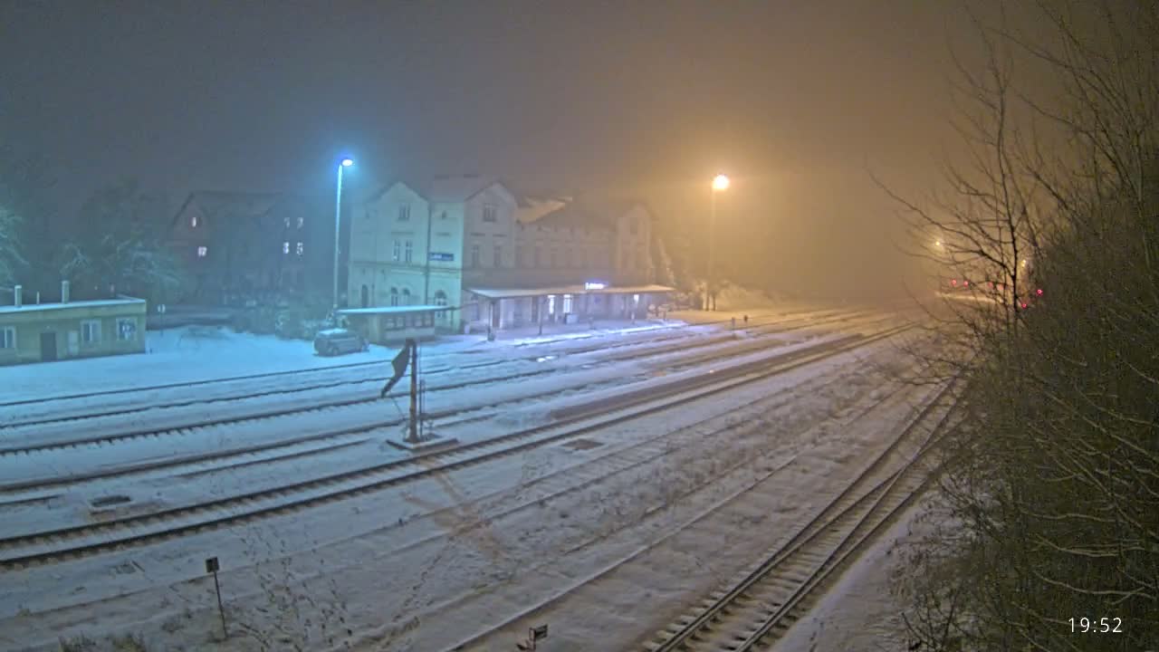 Luzna u Rakovnika Train Station Live Cam - Rakovnik, Central Bohemian, Czechia