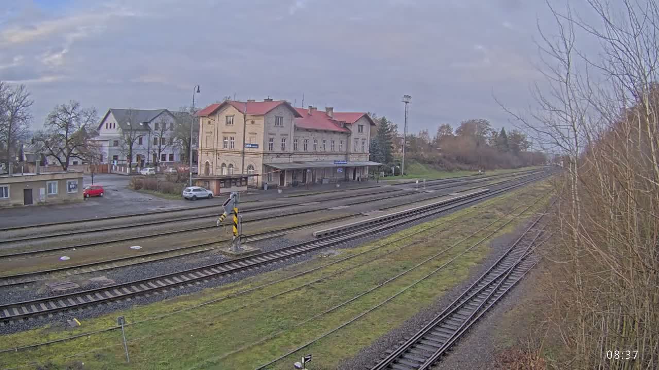 Luzna u Rakovnika Train Station Live Cam - Rakovnik, Central Bohemian, Czechia