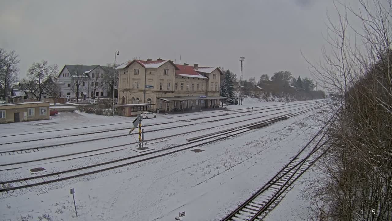 Luzna u Rakovnika Train Station Live Cam - Rakovnik, Central Bohemian, Czechia