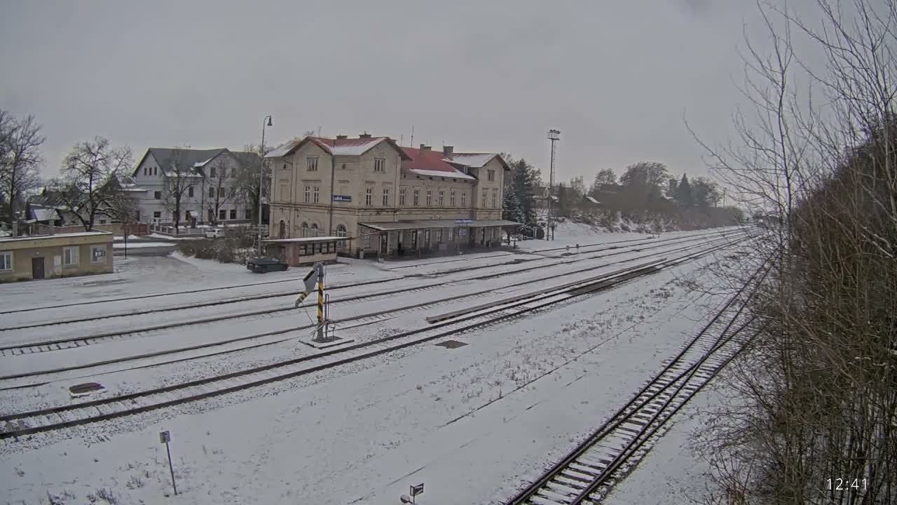 Luzna u Rakovnika Train Station Live Cam - Rakovnik, Central Bohemian, Czechia