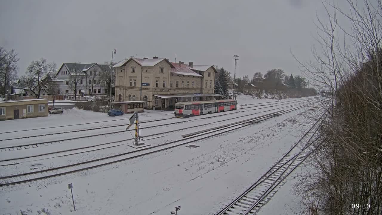 Luzna u Rakovnika Train Station Live Cam - Rakovnik, Central Bohemian, Czechia