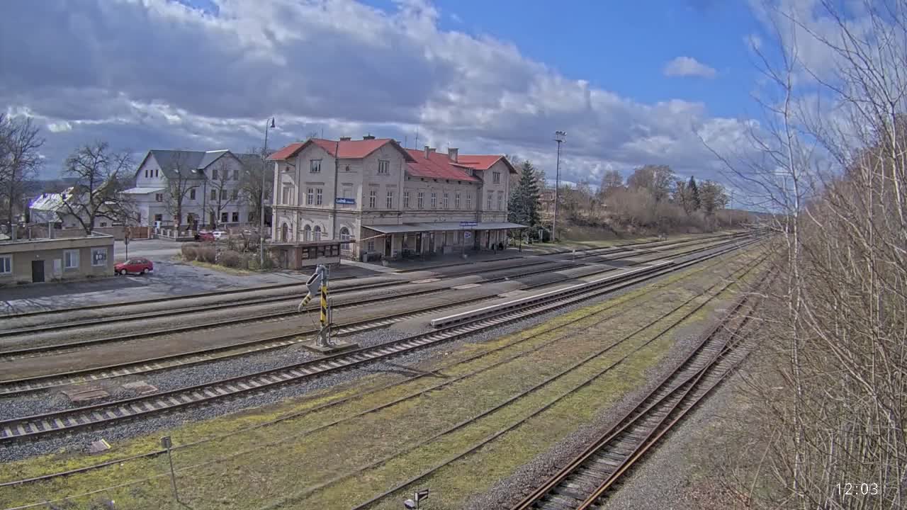 Luzna u Rakovnika Train Station Live Cam - Rakovnik, Central Bohemian, Czechia