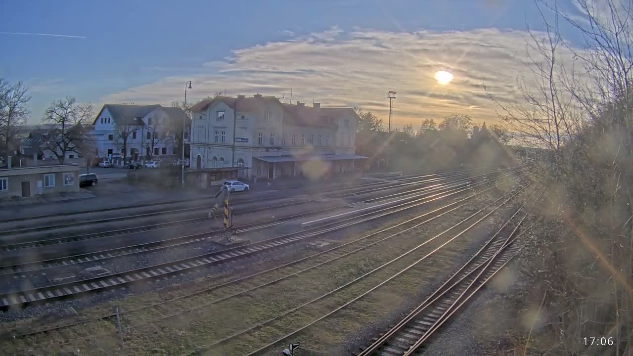 Luzna u Rakovnika Train Station Live Cam - Rakovnik, Central Bohemian, Czechia