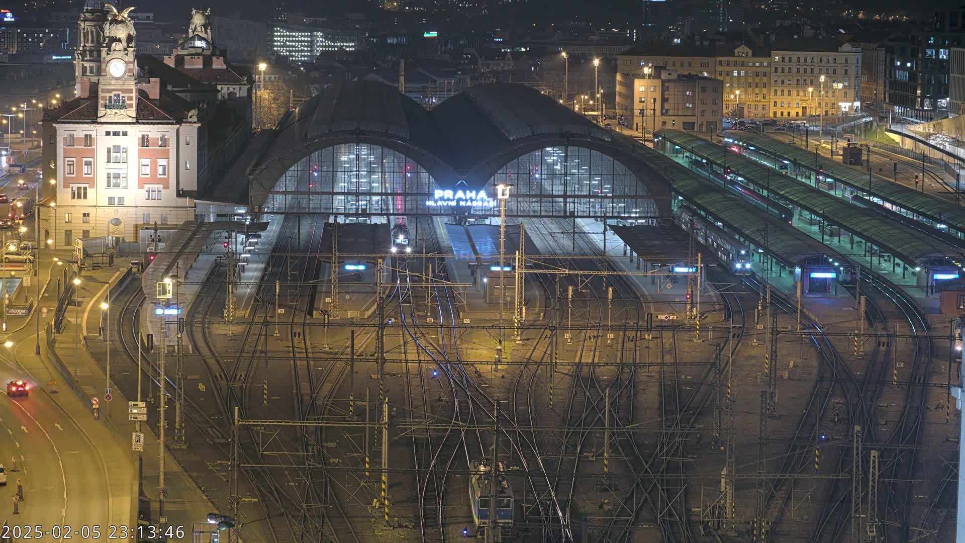 Prague Main Train  Station Live Cam & Praha City Skyline Live Cam, (Praha Hlavní Nádraží)- Vinohrady, Prague, Czechia