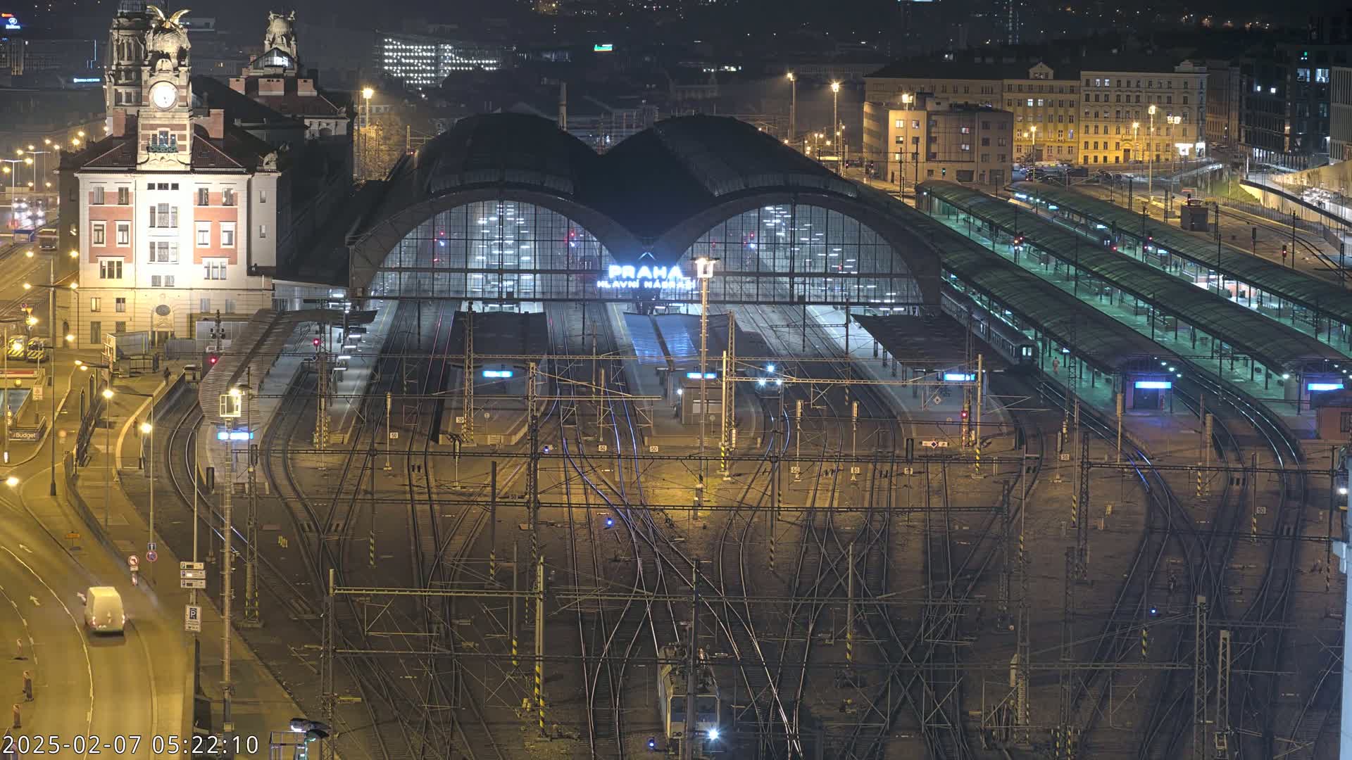 Prague Main Train  Station Live Cam & Praha City Skyline Live Cam, (Praha Hlavní Nádraží)- Vinohrady, Prague, Czechia