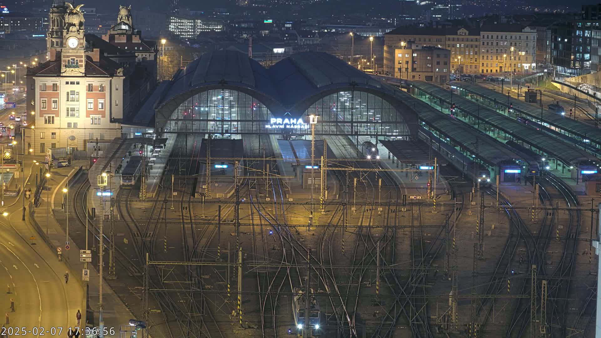 Prague Main Train  Station Live Cam & Praha City Skyline Live Cam, (Praha Hlavní Nádraží)- Vinohrady, Prague, Czechia