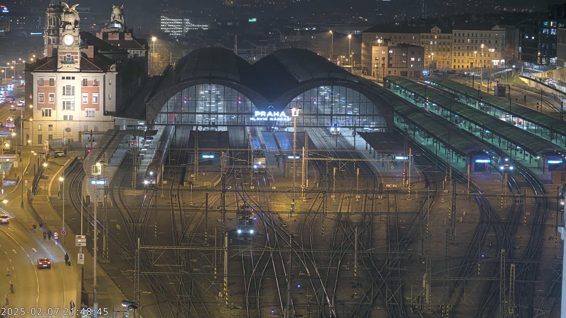 Prague Main Train  Station Live Cam & Praha City Skyline Live Cam, (Praha Hlavní Nádraží)- Vinohrady, Prague, Czechia