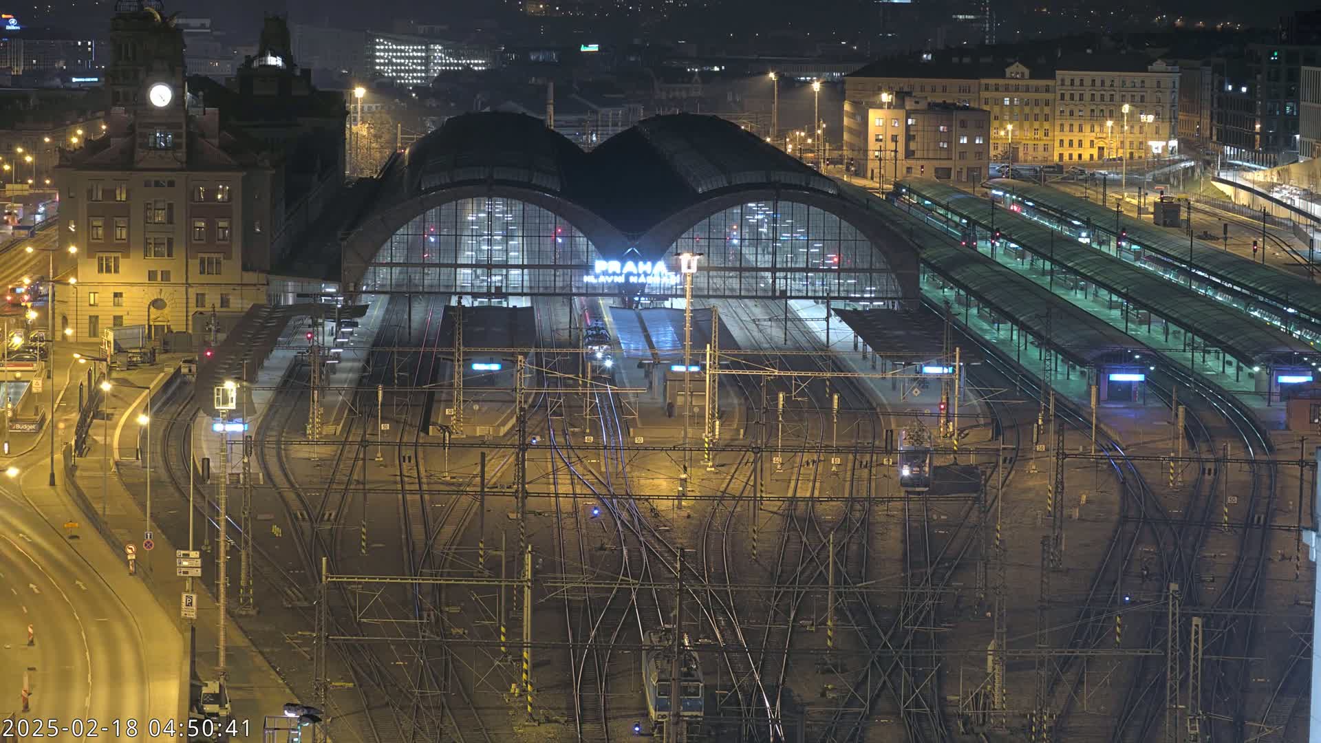 Prague Main Train  Station Live Cam & Praha City Skyline Live Cam, (Praha Hlavní Nádraží)- Vinohrady, Prague, Czechia