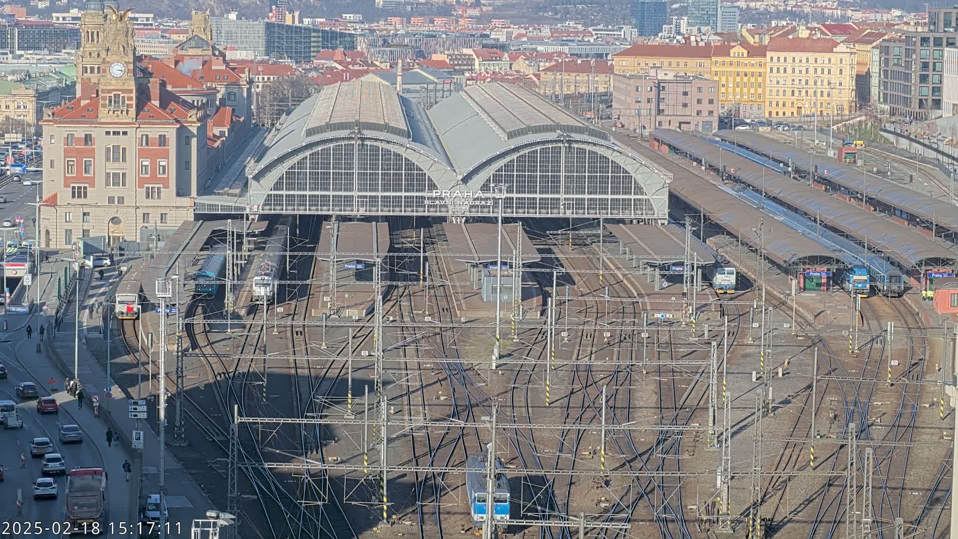 Prague Main Train  Station Live Cam & Praha City Skyline Live Cam, (Praha Hlavní Nádraží)- Vinohrady, Prague, Czechia
