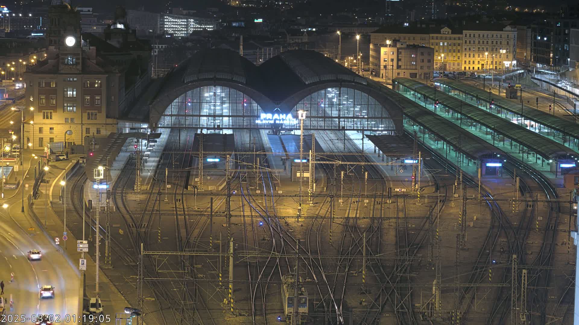 Prague Main Train  Station Live Cam & Praha City Skyline Live Cam, (Praha Hlavní Nádraží)- Vinohrady, Prague, Czechia