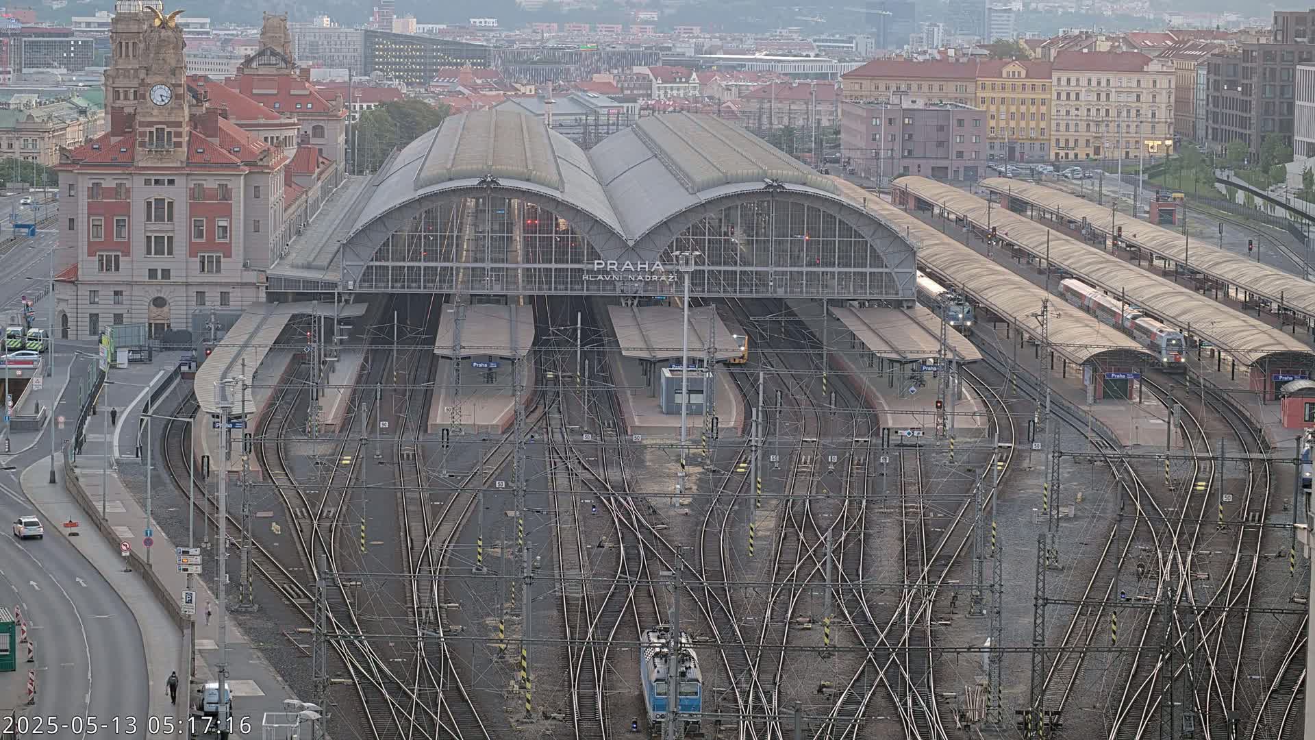 Prague Main Train  Station Live Cam & Praha City Skyline Live Cam, (Praha Hlavní Nádraží)- Vinohrady, Prague, Czechia