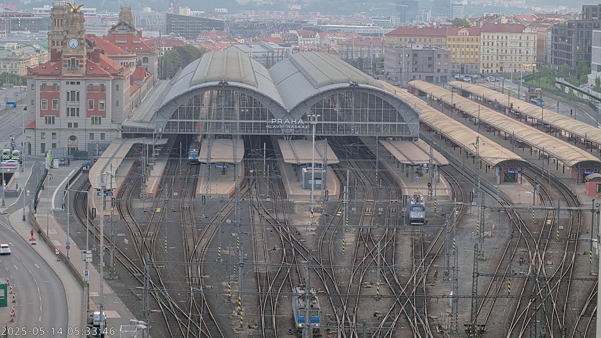 Prague Main Train  Station Live Cam & Praha City Skyline Live Cam, (Praha Hlavní Nádraží)- Vinohrady, Prague, Czechia