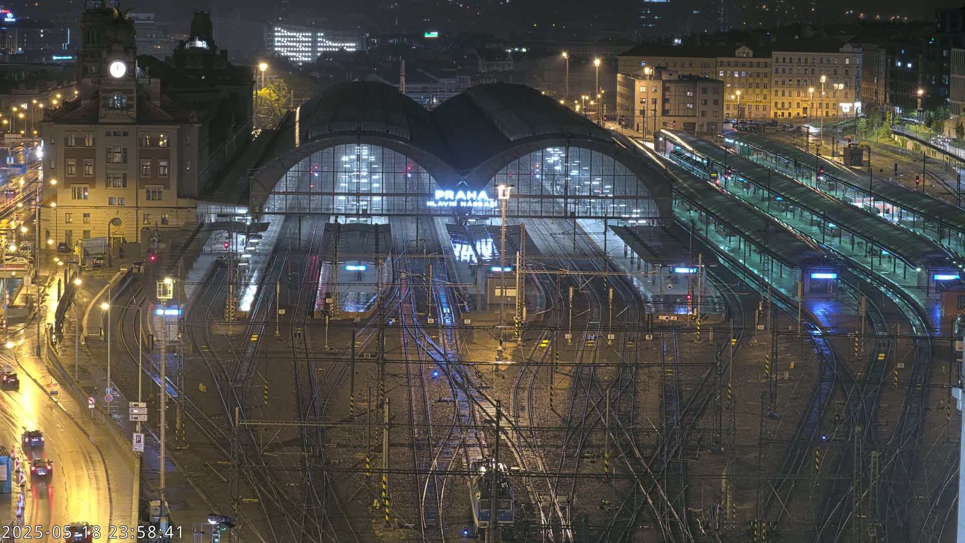 Prague Main Train  Station Live Cam & Praha City Skyline Live Cam, (Praha Hlavní Nádraží)- Vinohrady, Prague, Czechia