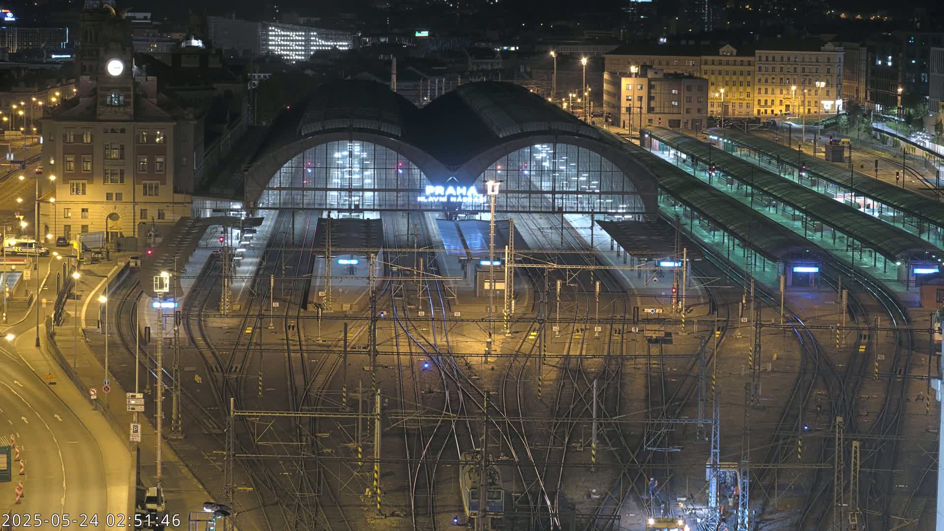 Prague Main Train  Station Live Cam & Praha City Skyline Live Cam, (Praha Hlavní Nádraží)- Vinohrady, Prague, Czechia