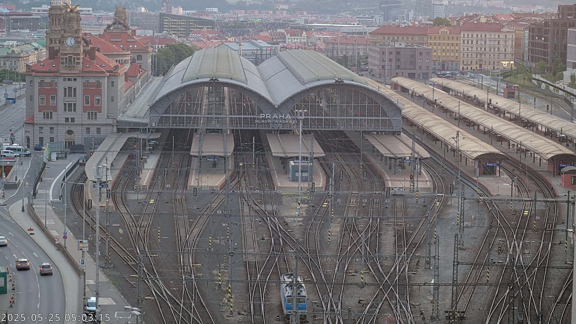 Prague Main Train  Station Live Cam & Praha City Skyline Live Cam, (Praha Hlavní Nádraží)- Vinohrady, Prague, Czechia