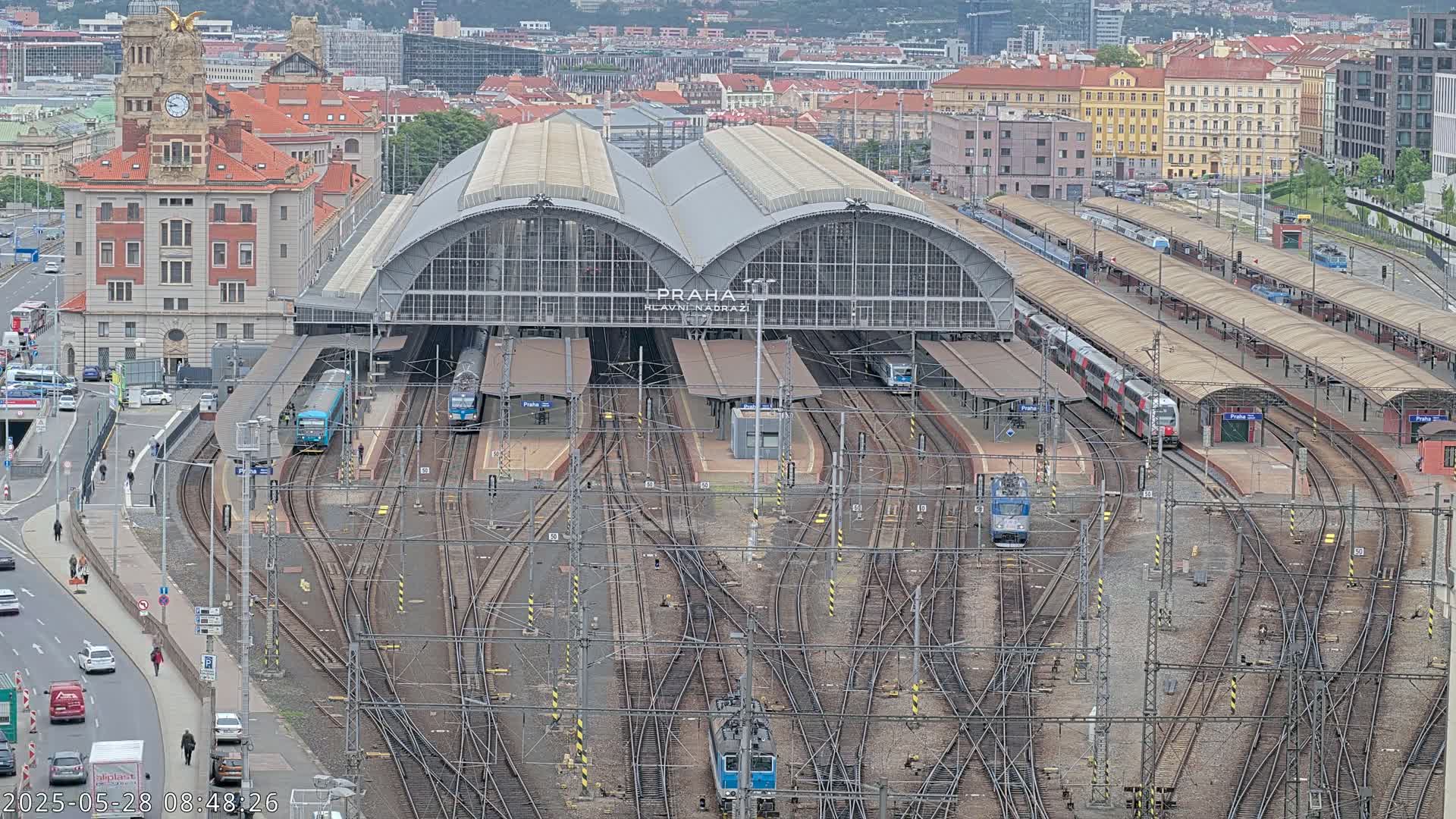 Prague Main Train  Station Live Cam & Praha City Skyline Live Cam, (Praha Hlavní Nádraží)- Vinohrady, Prague, Czechia